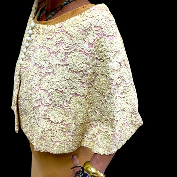 Antique Lace Caplet - Picture 5 of 7